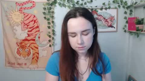 veryveryvery_shy online show from June 26, 5:34 am