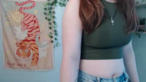 veryveryvery_shy online show from June 29, 10:15 am