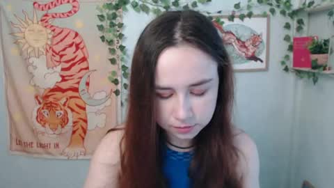 veryveryvery_shy online show from July 4, 5:46 am
