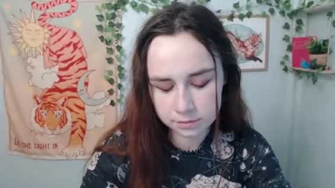 veryveryvery_shy online show from July 9, 6:06 am