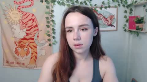 veryveryvery_shy online show from July 13, 5:54 am
