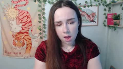veryveryvery_shy online show from July 18, 5:44 am