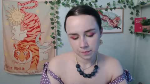 veryveryvery_shy online show from July 27, 5:36 am