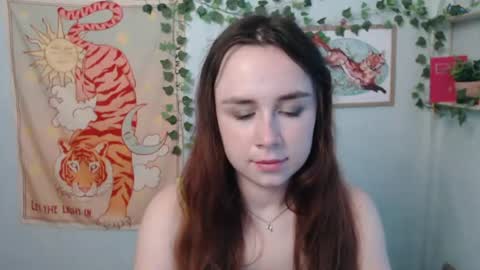 veryveryvery_shy online show from July 29, 5:49 am