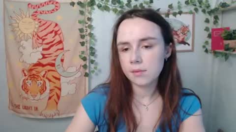 veryveryvery_shy online show from July 30, 5:39 am