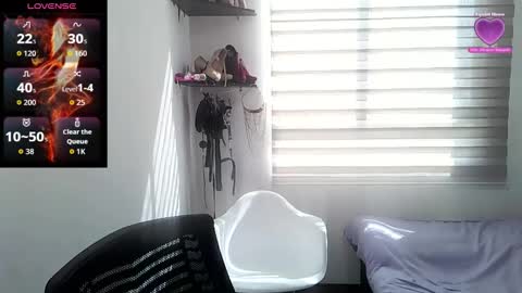 Snapshot of vesper_vixen chatting on September 22, 1:24 pm Vesper Vixen online show from September 22, 1:24 pm