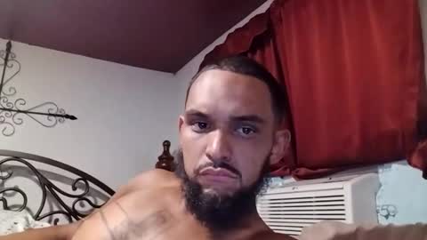 Snapshot of vgarza chatting on December 17, 2:12 am vgarza online show from December 17, 2:12 am