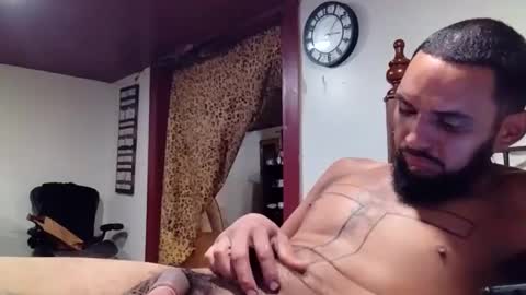 Snapshot of vgarza chatting on December 28, 3:04 am vgarza online show from December 28, 3:04 am