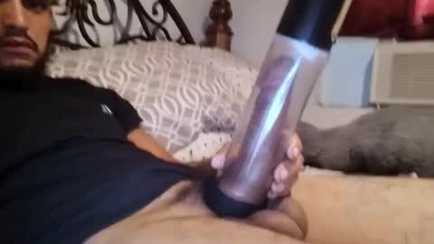 Snapshot of vgarza chatting on December 28, 7:54 pm vgarza online show from December 28, 7:54 pm