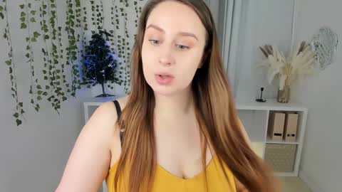 Camilla online show from December 15, 11:45 am