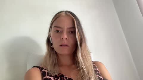 papichulo y mamichula online show from March 24, 4:45 pm