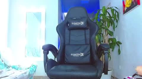 Ariana  online show from December 4, 9:24 pm