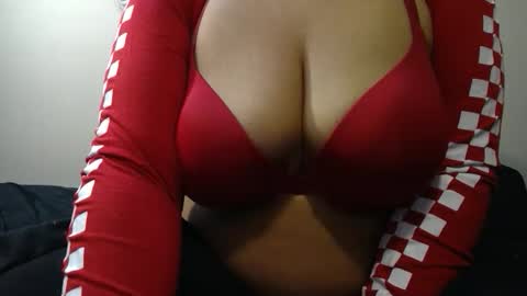 vibe_xxxo online show from January 8, 2:36 am