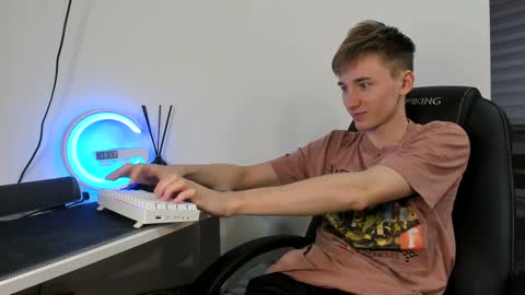 vibemygirl online show from December 5, 10:12 am