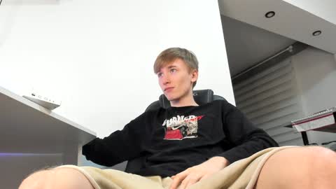 vibemygirl online show from January 20, 1:32 pm