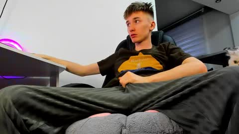 vibemygirl online show from February 20, 11:53 am