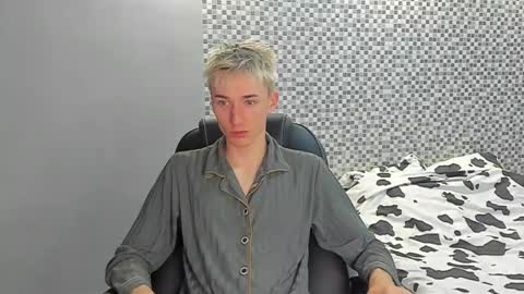 vibemygirl online show from September 16, 12:06 pm