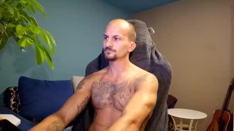vicentiucalisthenics online show from September 12, 6:19 pm