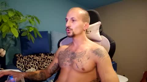 vicentiucalisthenics online show from September 15, 5:35 pm