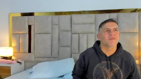 antonia y andrew online show from February 6, 4:06 am