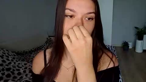 Lina online show from June 19, 5:23 am