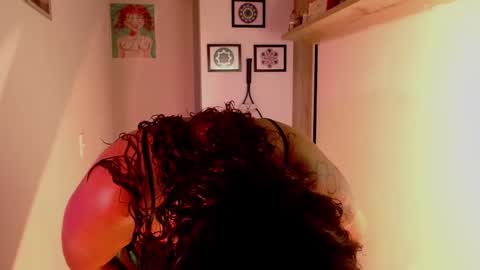 Snapshot of vicky_crazy chatting on December 20, 11:16 pm Vicky online show from December 20, 11:16 pm