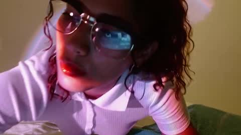 Snapshot of vicky_crazy chatting on January 9, 6:26 pm Vicky online show from January 9, 6:26 pm