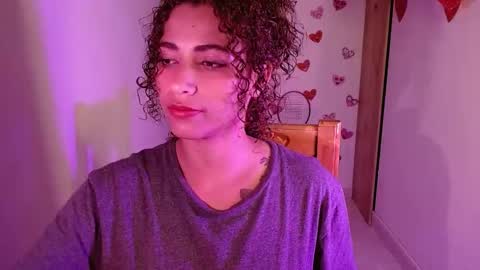 Snapshot of vicky_crazy chatting on February 22, 3:01 am Vicky online show from February 22, 3:01 am