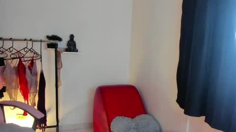 Snapshot of vicky_cristinax chatting on January 16, 2:30 am Vicky online show from January 16, 2:30 am