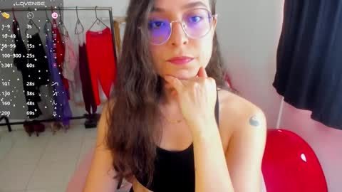 Snapshot of vicky_cristinax chatting on March 11, 6:19 pm Vicky online show from March 11, 6:19 pm