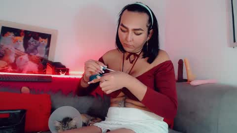 vicky_gill_ online show from October 7, 8:06 pm