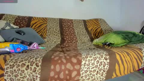 vicky manuela online show from January 10, 12:27 am