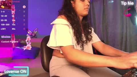 Snapshot of vicky_miller_05 chatting on February 20, 1:46 am vicky_miller_05 online show from February 20, 1:46 am