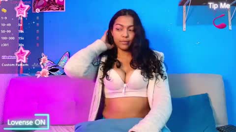 Snapshot of vicky_miller_05 chatting on February 24, 6:15 pm vicky_miller_05 online show from February 24, 6:15 pm