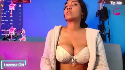 Snapshot of vicky_miller_05 chatting on March 1, 9:48 pm vicky_miller_05 online show from March 1, 9:48 pm