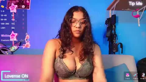 Snapshot of vicky_miller_05 chatting on March 4, 1:23 am vicky_miller_05 online show from March 4, 1:23 am