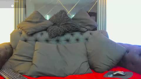 Vicky online show from June 19, 8:12 pm