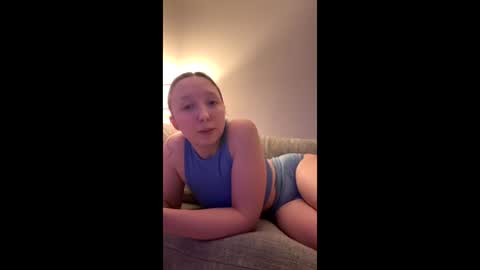 Snapshot of vickyparkerxx chatting on May 31, 4:20 am Vicky Parker online show from May 31, 4:20 am