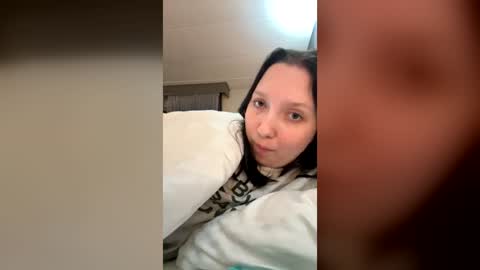 Snapshot of vickyparkerxx chatting on August 3, 4:55 am Vicky Parker online show from August 3, 4:55 am