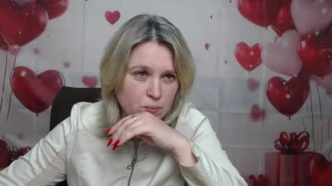 VickyRobins online show from March 19, 9:02 am