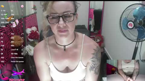 Valentina online show from October 3, 7:55 pm