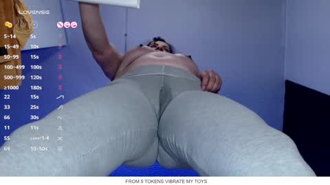 Snapshot of vickytera777 chatting on December 12, 12:27 am vickytera777 online show from December 12, 12:27 am