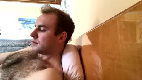 Snapshot of victor6089 chatting on October 21, 12:39 pm Jakub online show from October 21, 12:39 pm