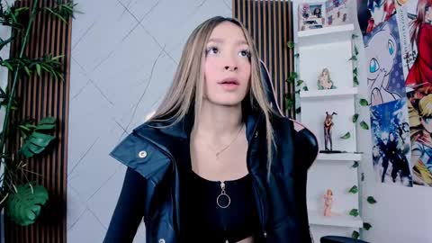 Snapshot of victoria_adams14 chatting on January 5, 11:59 am Victoria for you online show from January 5, 11:59 am