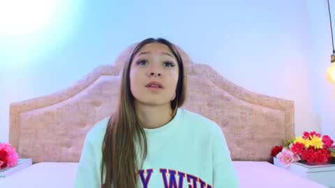 Snapshot of victoria_adams14 chatting on February 9, 12:19 pm Victoria for you online show from February 9, 12:19 pm