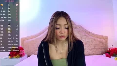 Snapshot of victoria_adams14 chatting on February 12, 11:51 am Victoria for you online show from February 12, 11:51 am