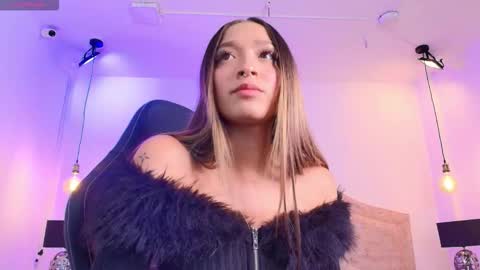 Snapshot of victoria_adams14 chatting on November 8, 5:07 am Victoria for you online show from November 8, 5:07 am