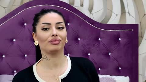 victoria_bonie online show from December 17, 5:24 am