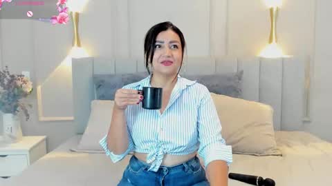 victoria  online show from November 5, 7:25 pm