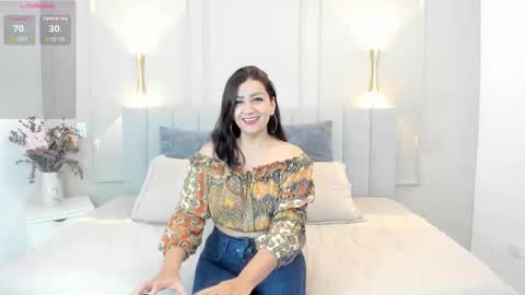 victoria  online show from December 1, 7:08 pm